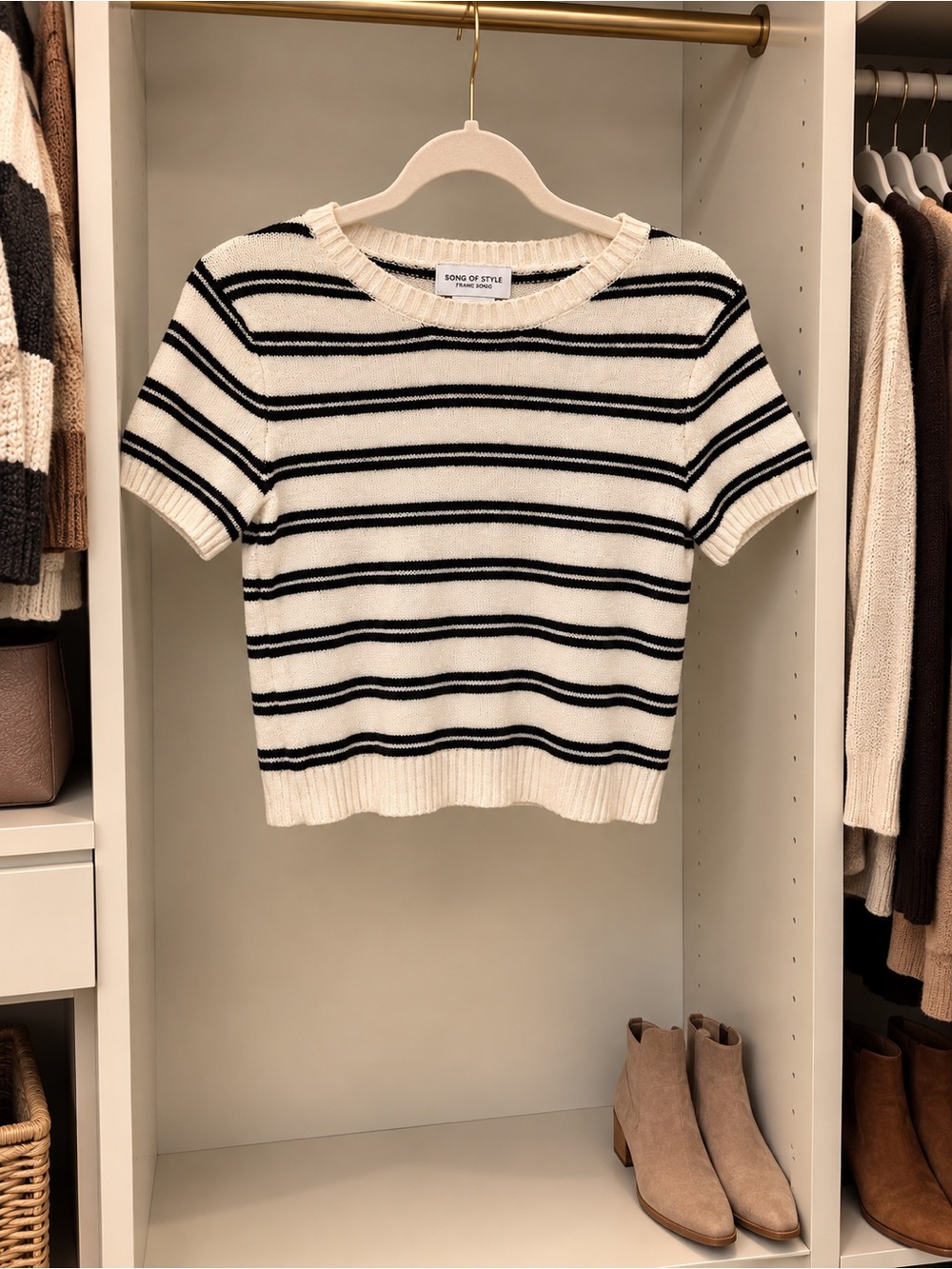 Song of Style Black and White Striped Short-Sleeve Knit Top